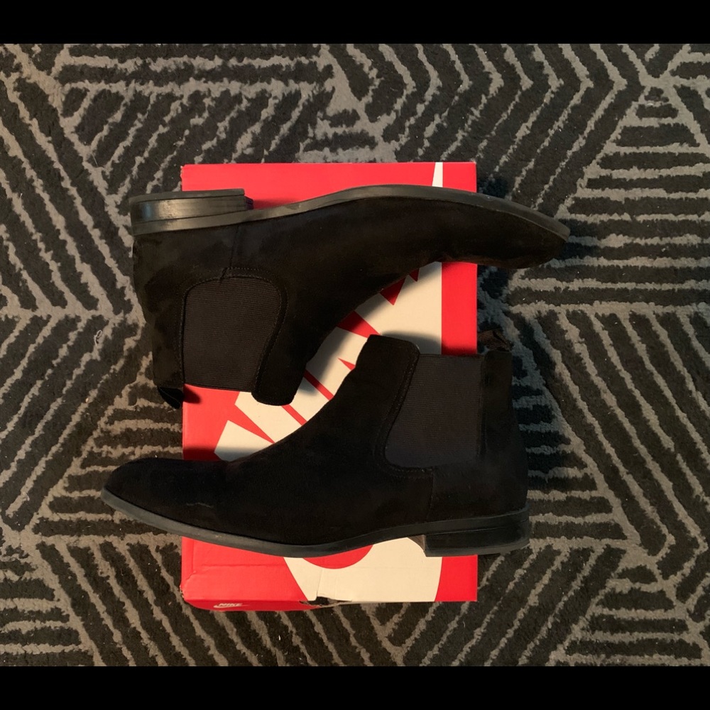 Ankle High Suede Chelsea Boots